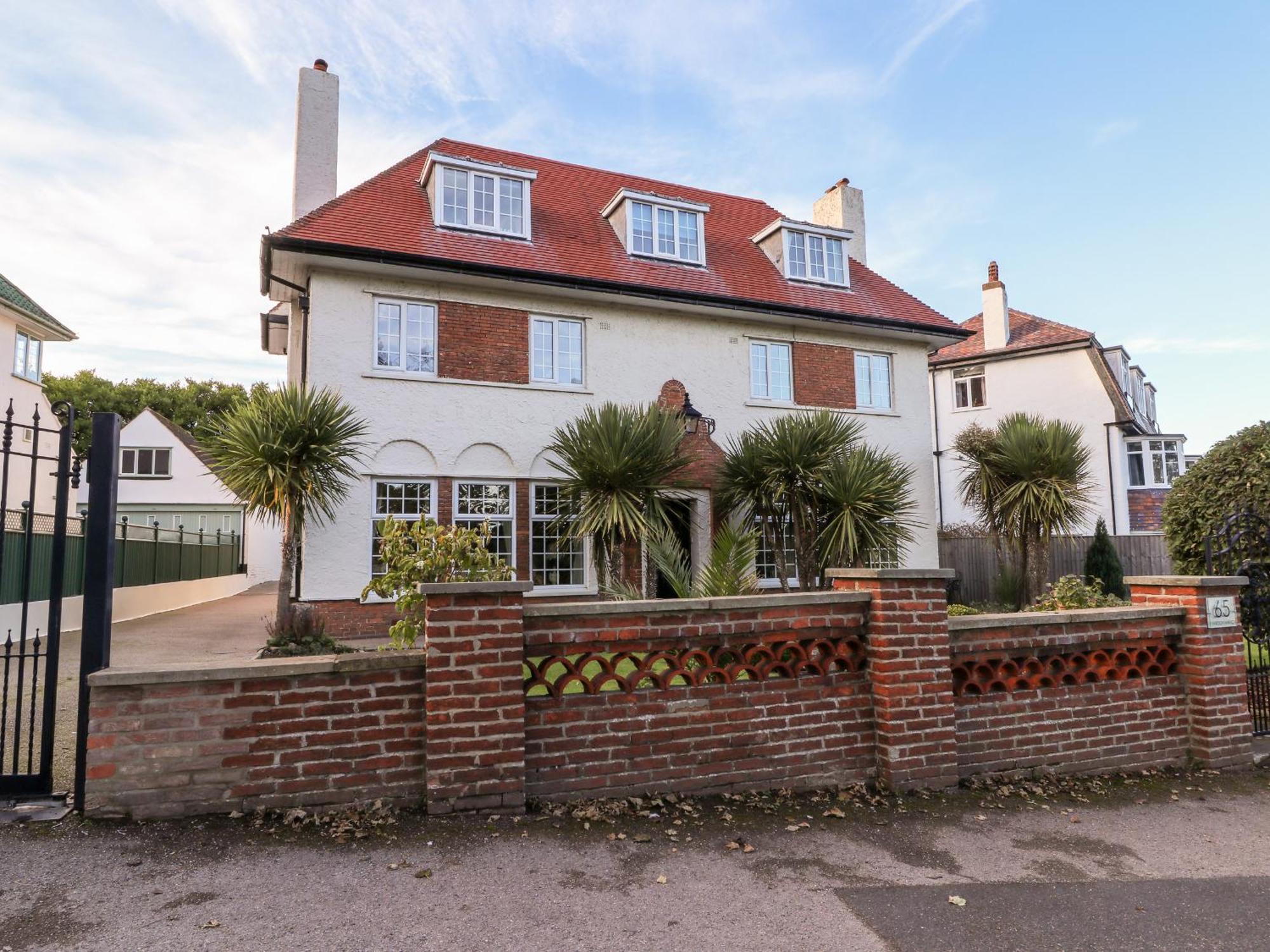 Yardley Manor Villa Scarborough Exterior photo